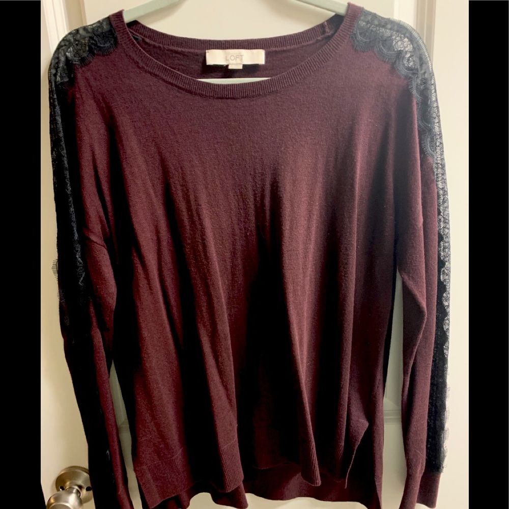 Loft Sz Med. Statement sleeve ltwght sweater